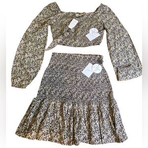 Japna  Crop Long Sleeve Blouse and Matching Mini Skirt & hair Tie Women’s SizeS